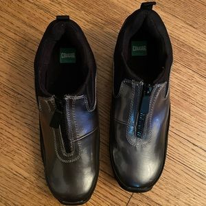 Cougar waterproof shoes size 8